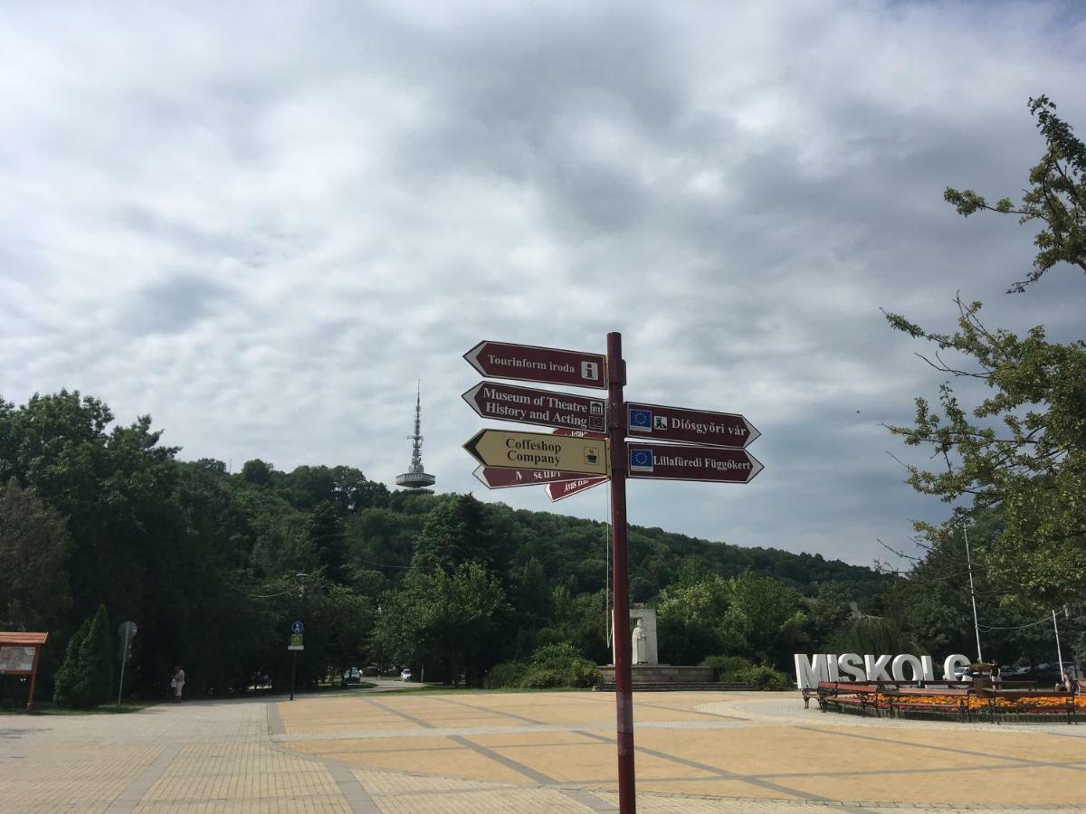 Mse Apartman Miskolc Exterior foto
